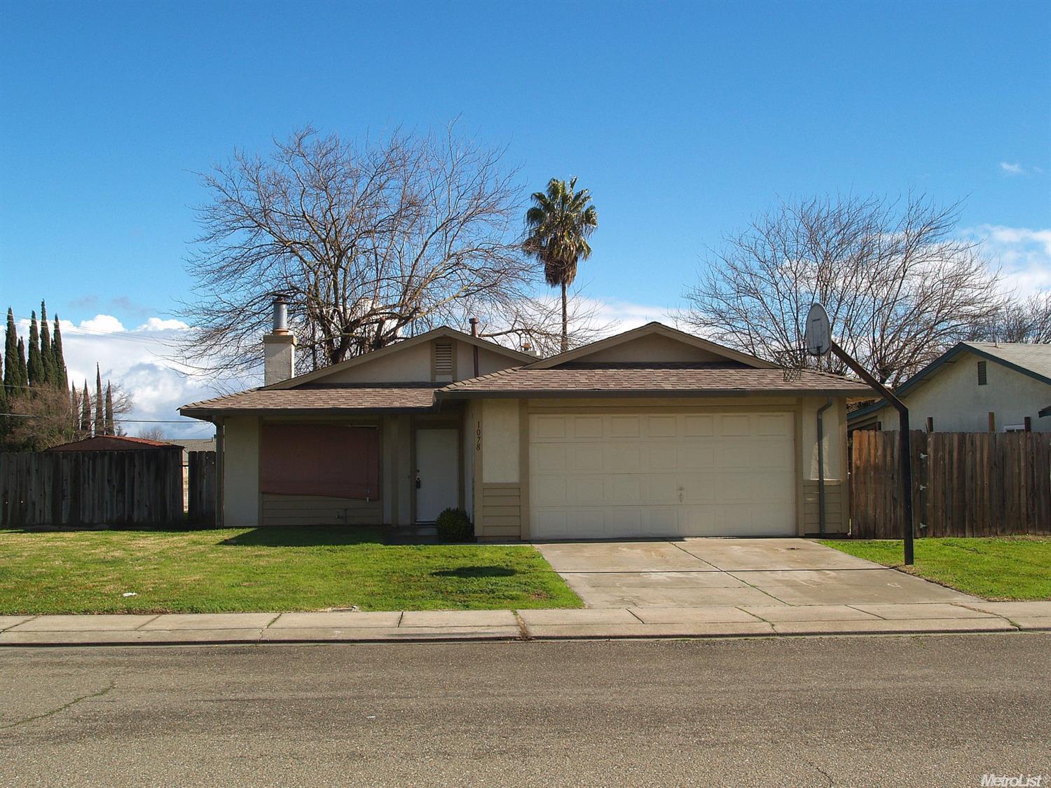 1078 Phillips Dr, Manteca, CA 95336 photo 2