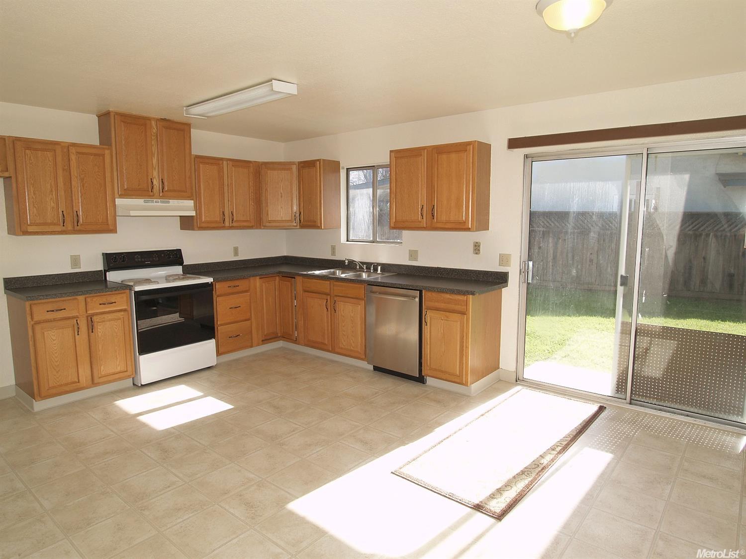 1078 Phillips Dr, Manteca, CA 95336 photo 13