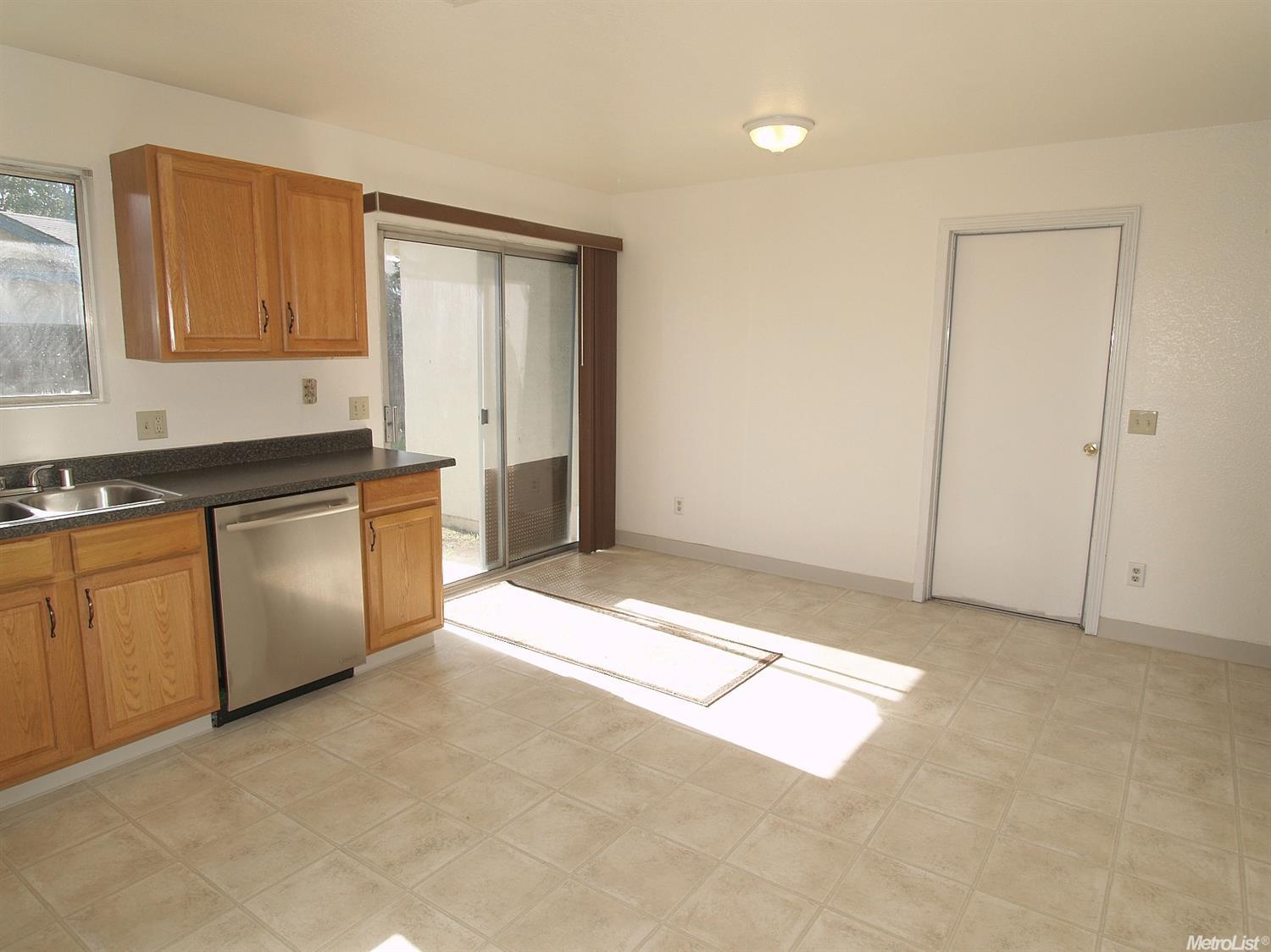 1078 Phillips Dr, Manteca, CA 95336 photo 15