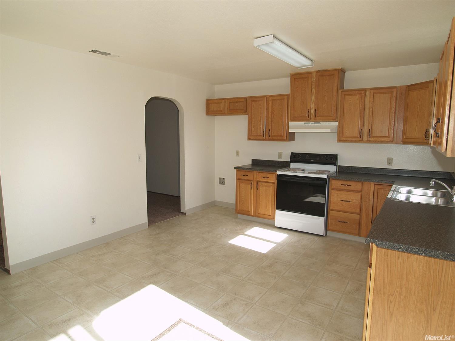 1078 Phillips Dr, Manteca, CA 95336 photo 14