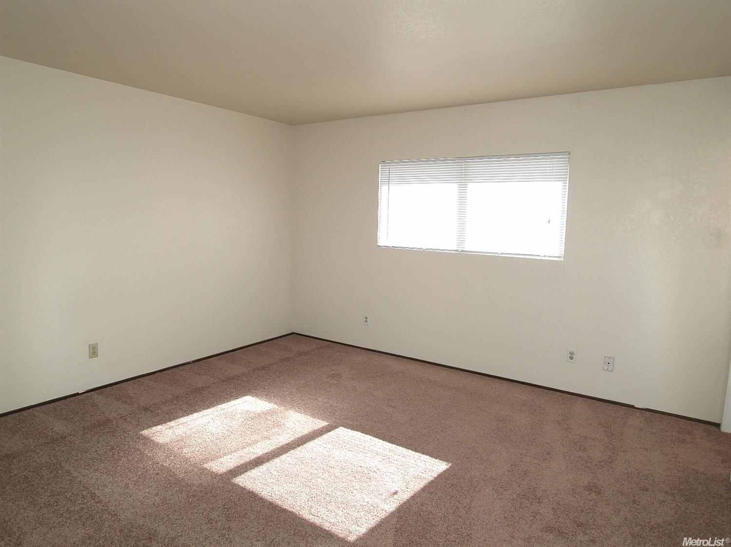 1078 Phillips Dr, Manteca, CA 95336 photo 21