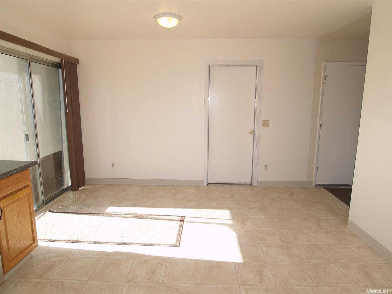 1078 Phillips Dr, Manteca, CA 95336 photo 16