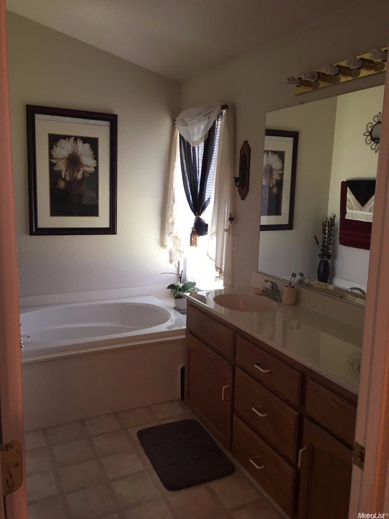 512 Victory Ave, Manteca, CA 95336 photo 8