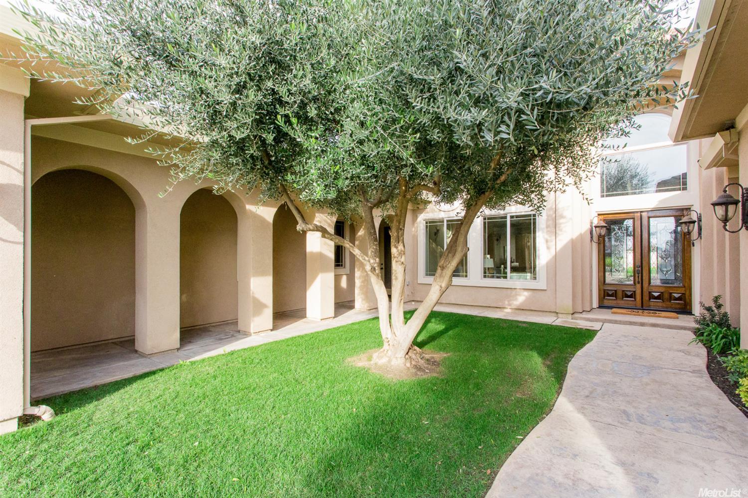 1002 N Canyon Dr, Modesto, CA 95351 photo 3