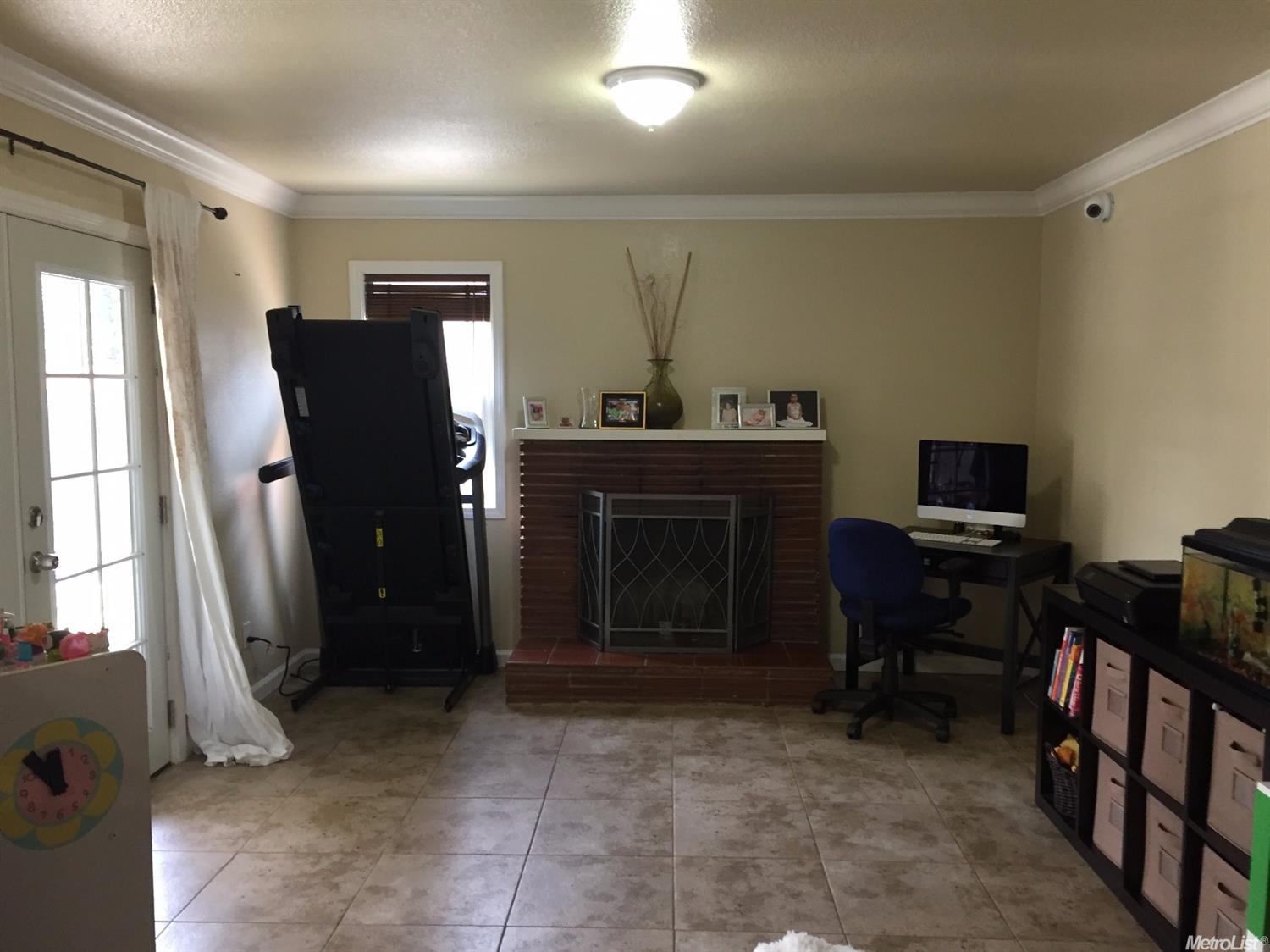 1700 Primrose Ln, Modesto, CA 95355 photo 7