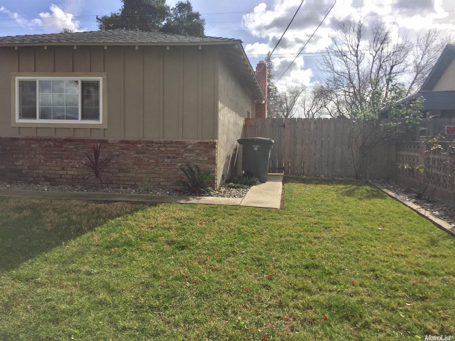 1700 Primrose Ln, Modesto, CA 95355 photo 3
