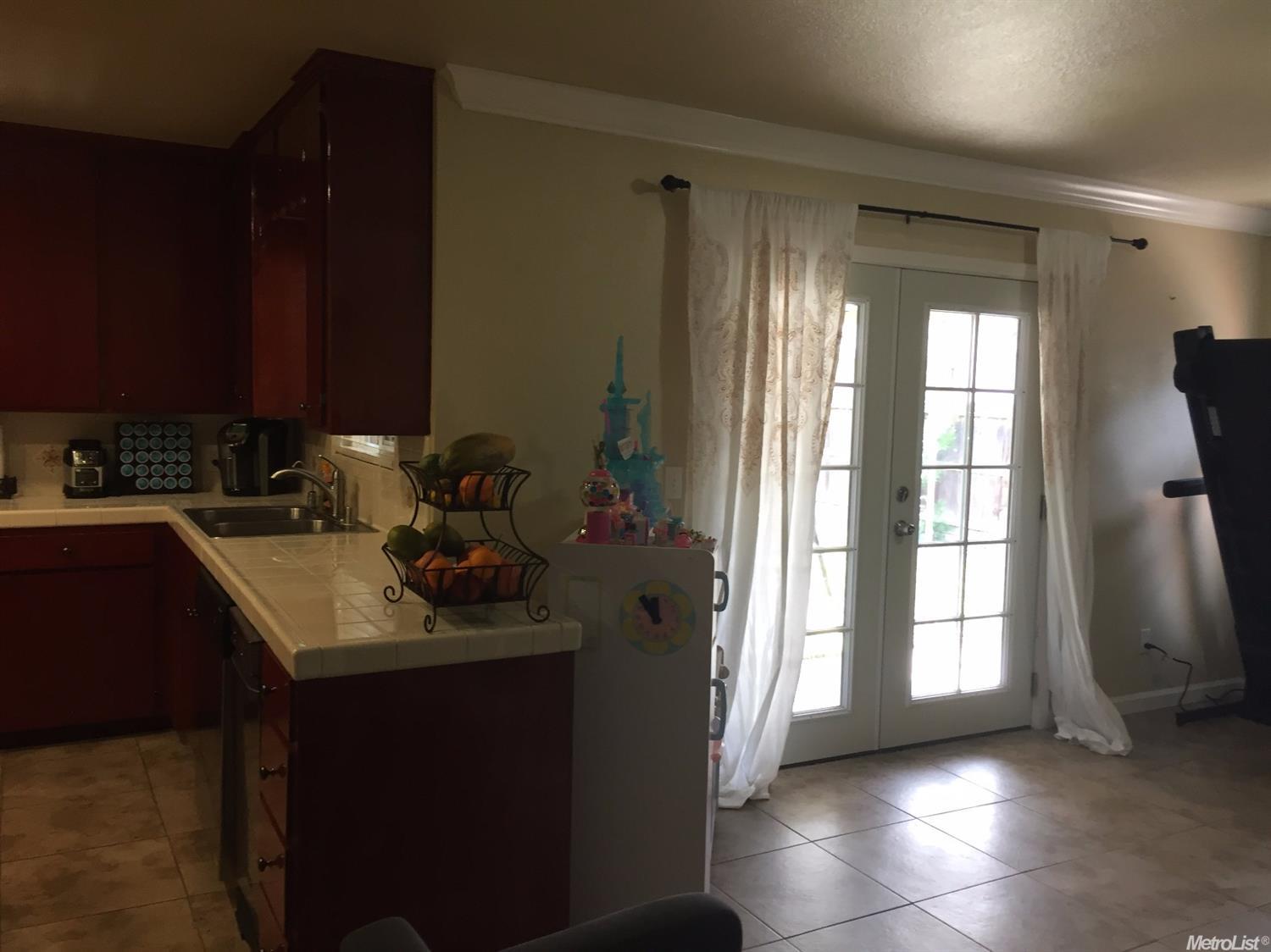 1700 Primrose Ln, Modesto, CA 95355 photo 8