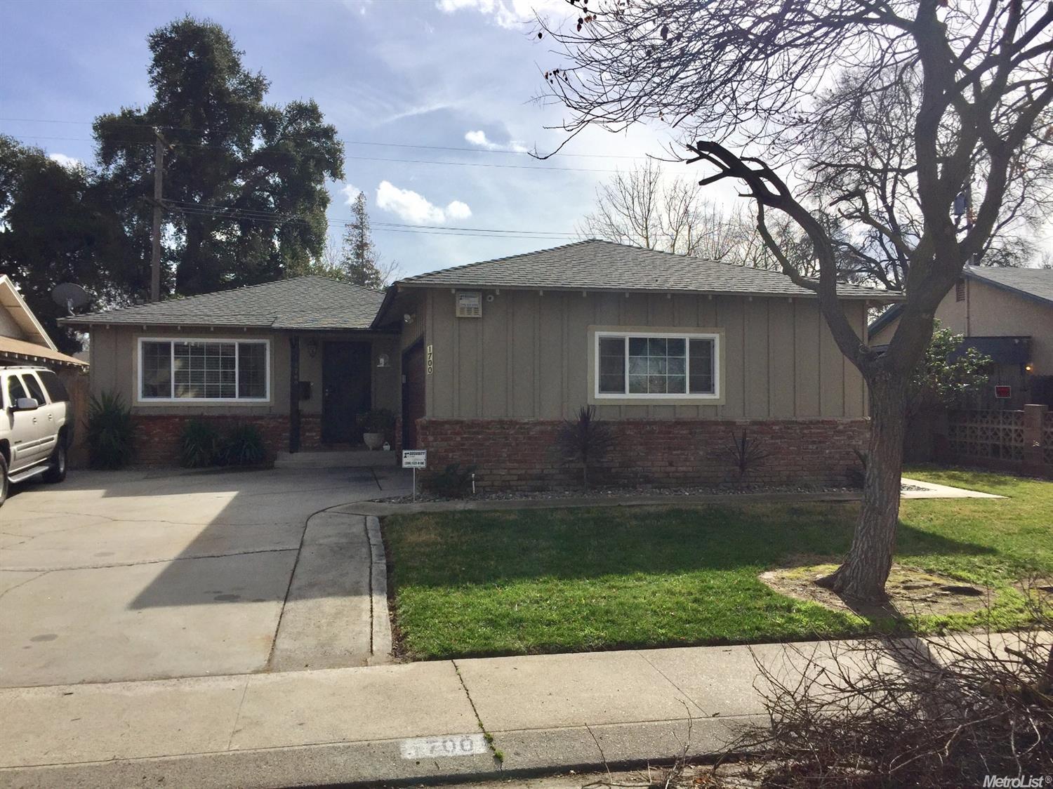 1700 Primrose Ln, Modesto, CA 95355 photo 2