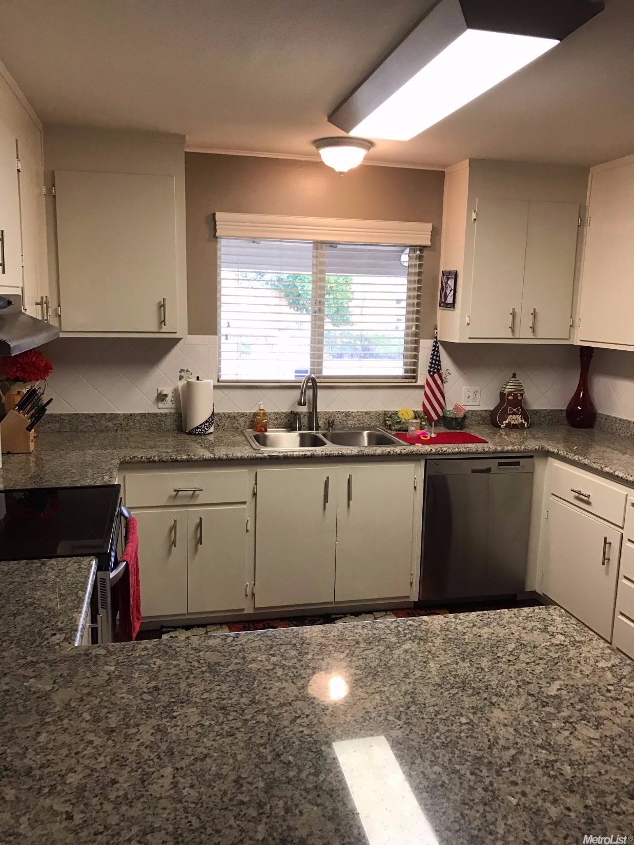 1924 Debonaire Dr, Modesto, CA 95350 photo 16