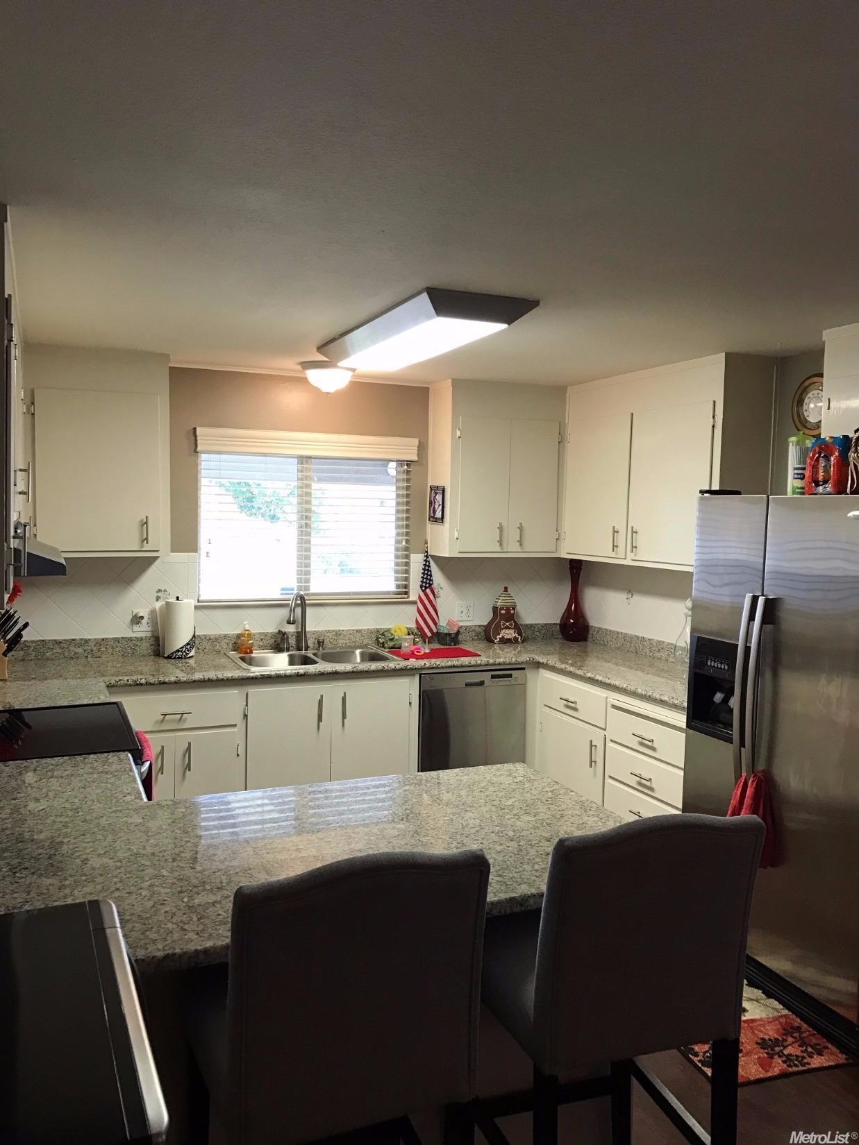 1924 Debonaire Dr, Modesto, CA 95350 photo 4