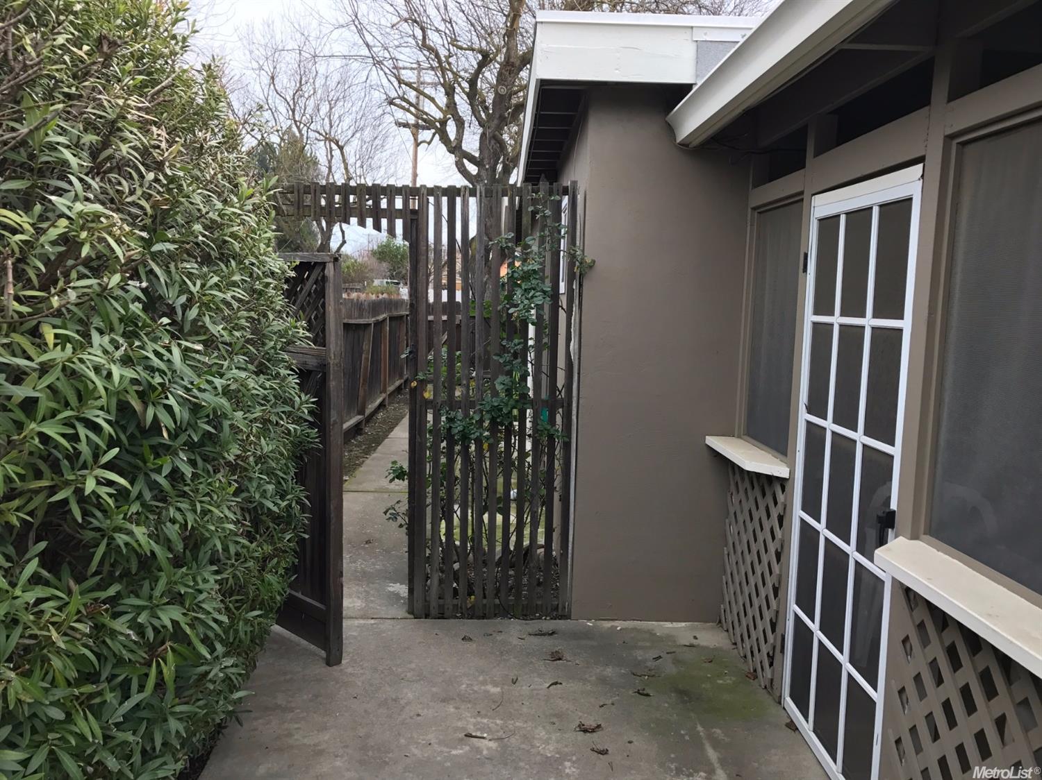 1924 Debonaire Dr, Modesto, CA 95350 photo 24