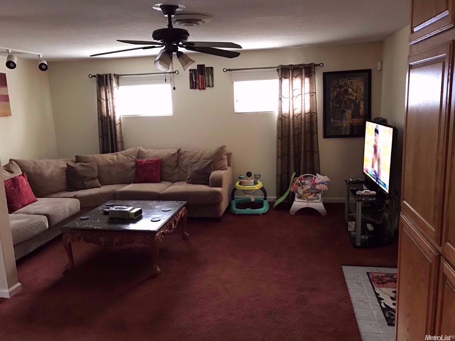 1924 Debonaire Dr, Modesto, CA 95350 photo 5