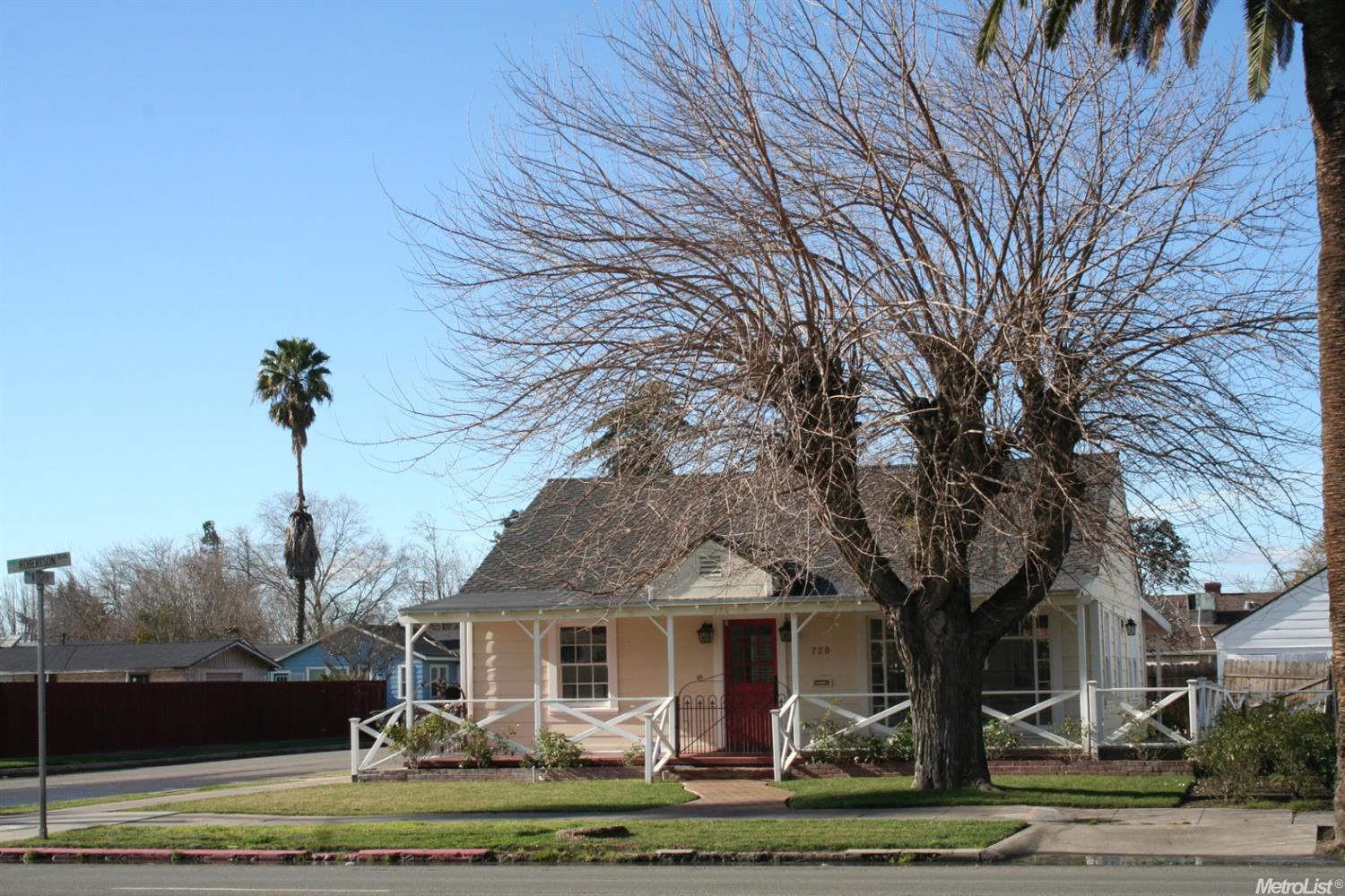720 Robertson, Chowchilla, CA 93610 photo 1