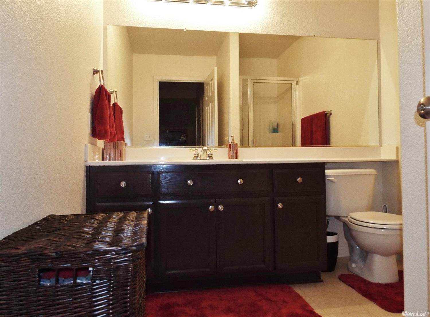 1704 Via Milano, Gustine, CA 95322 photo 4