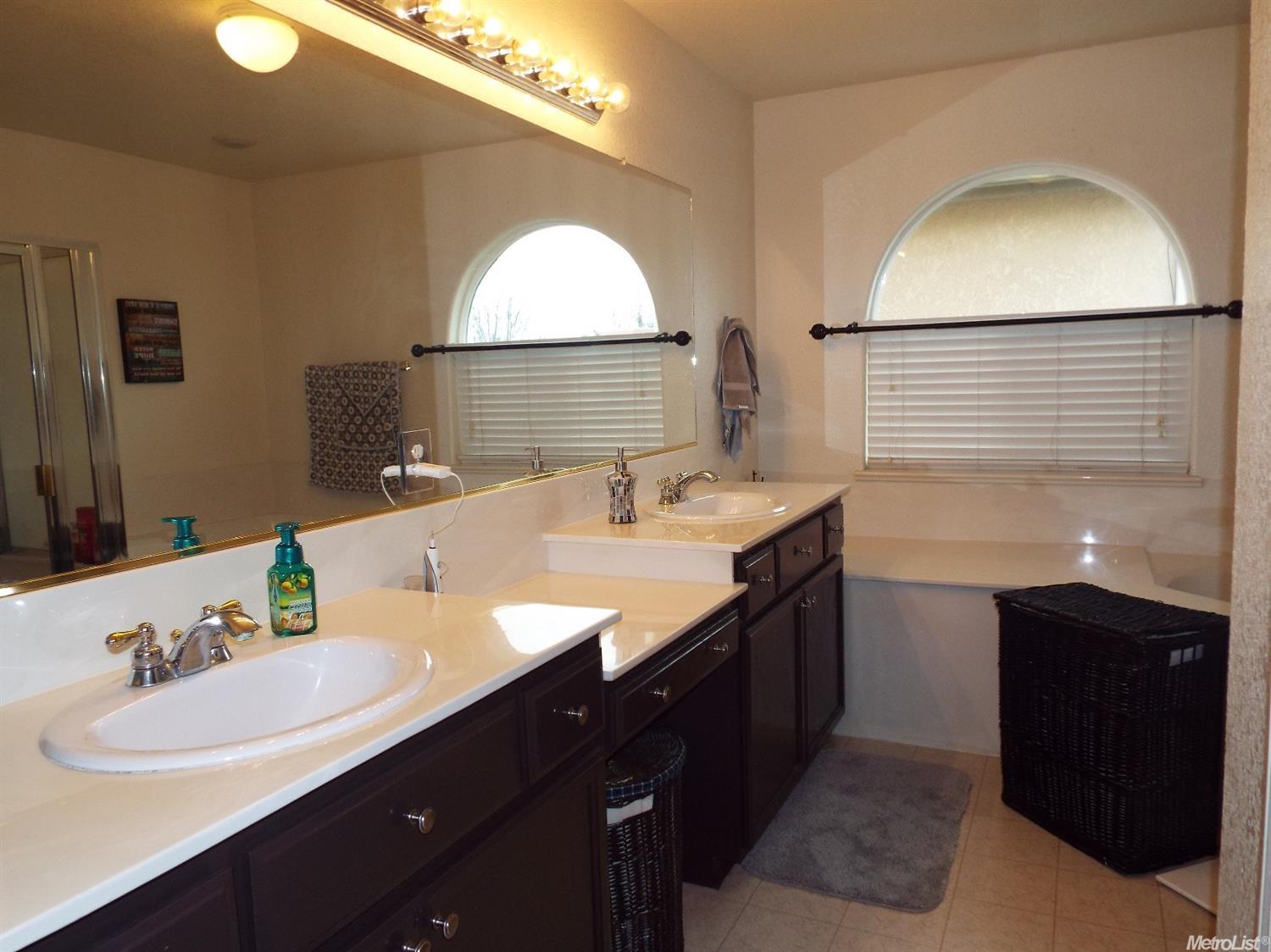 1704 Via Milano, Gustine, CA 95322 photo 15