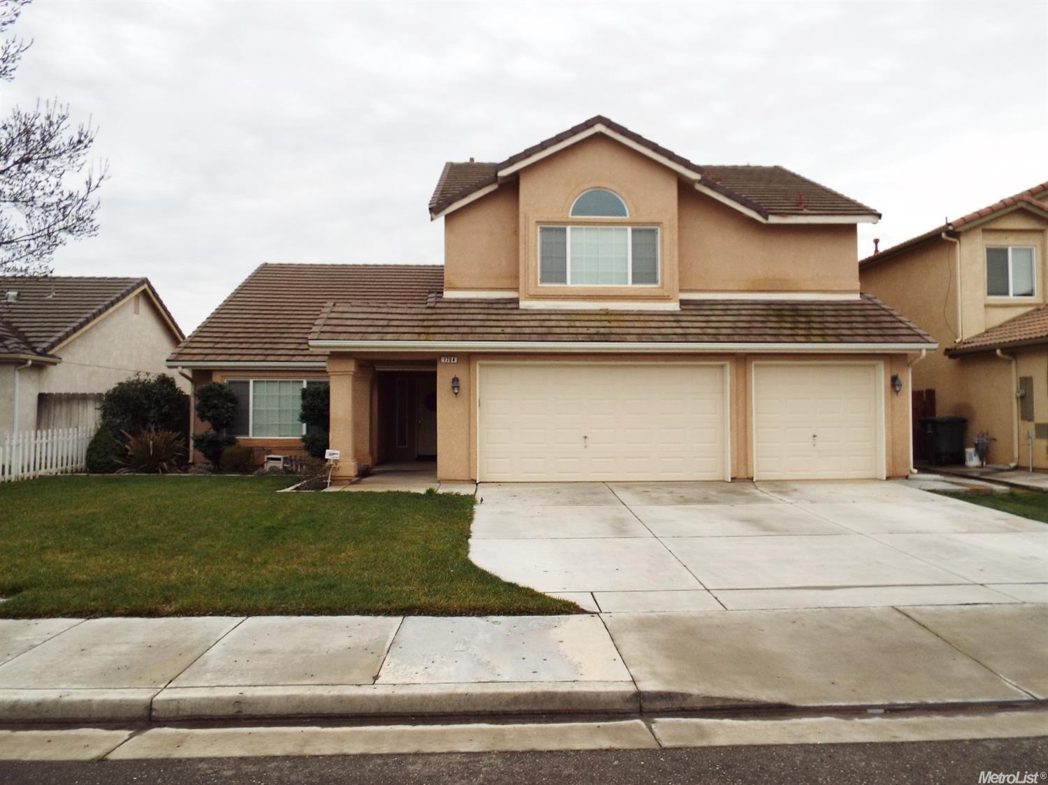 1704 Via Milano, Gustine, CA 95322 photo 1