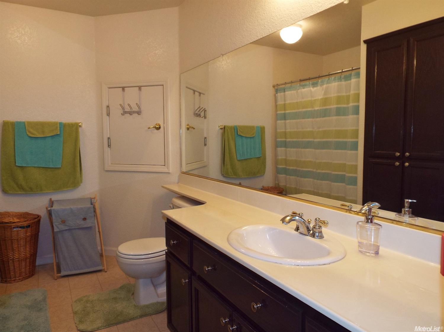 1704 Via Milano, Gustine, CA 95322 photo 12