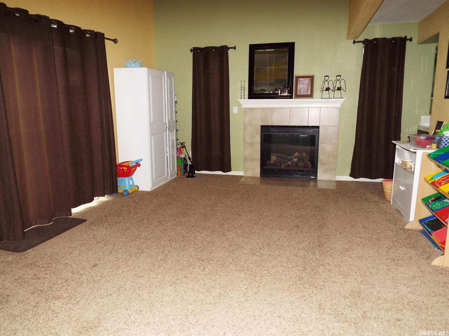 1704 Via Milano, Gustine, CA 95322 photo 5