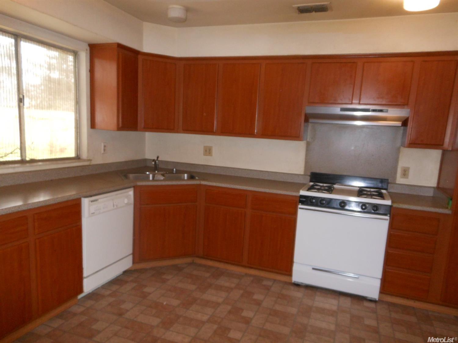 3448 Davidson Dr, Antelope, CA 95843 photo 2