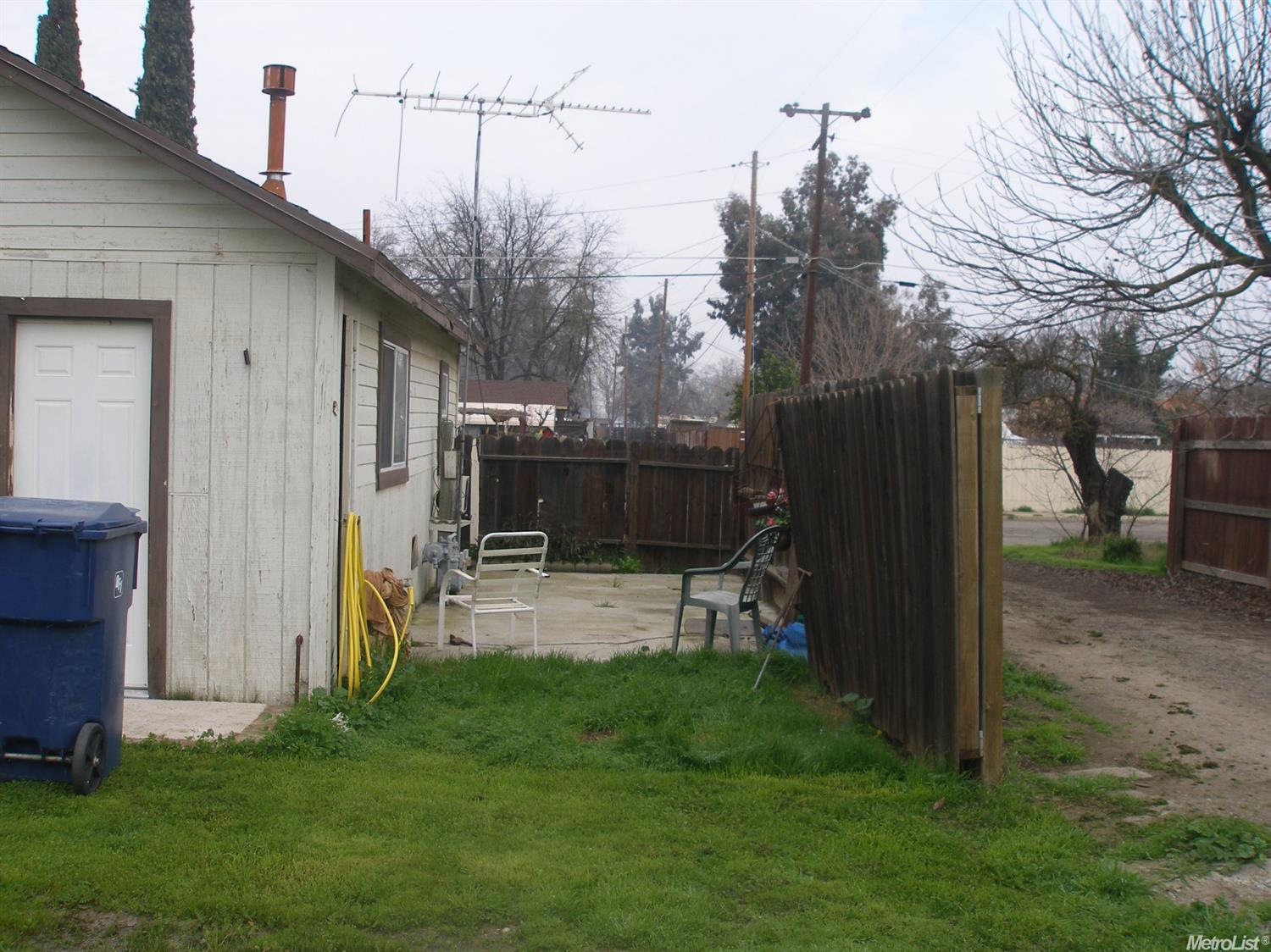 1725 Merced St, Dos Palos, CA 93620 photo 4