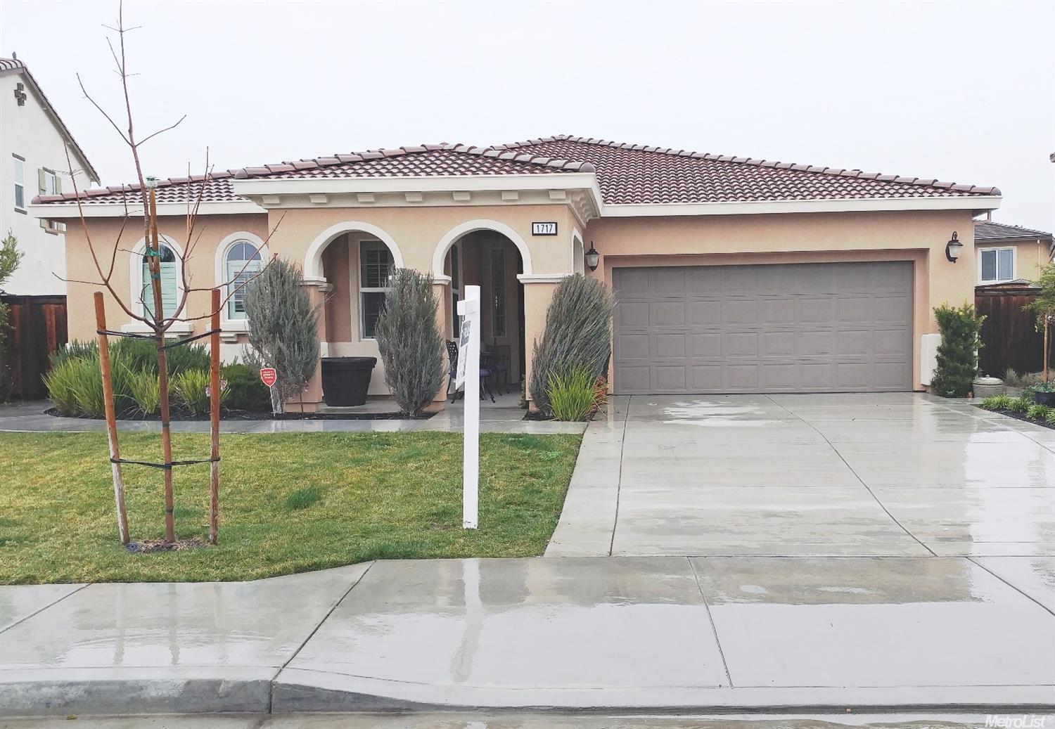1717 Kyle Dayton Dr, Tracy, CA 95376 photo 1