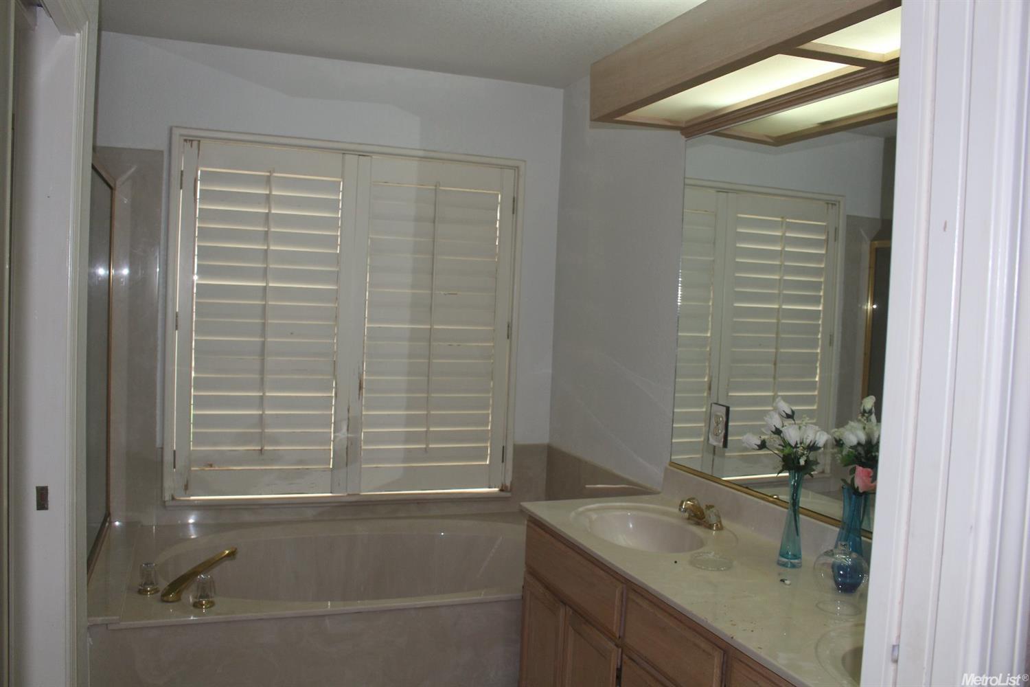 3846 Monteview Dr, Modesto, CA 95355 photo 4