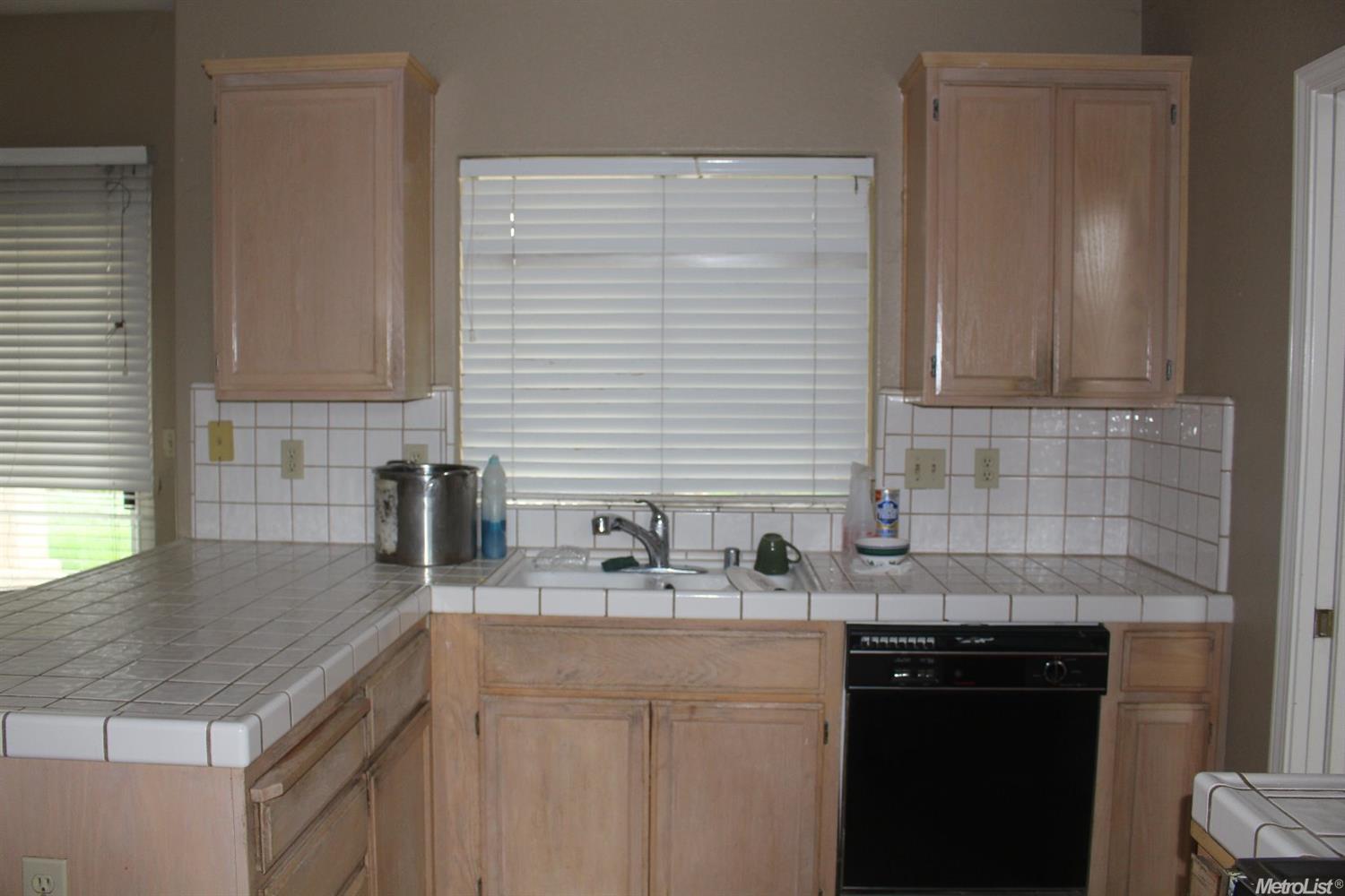3846 Monteview Dr, Modesto, CA 95355 photo 3