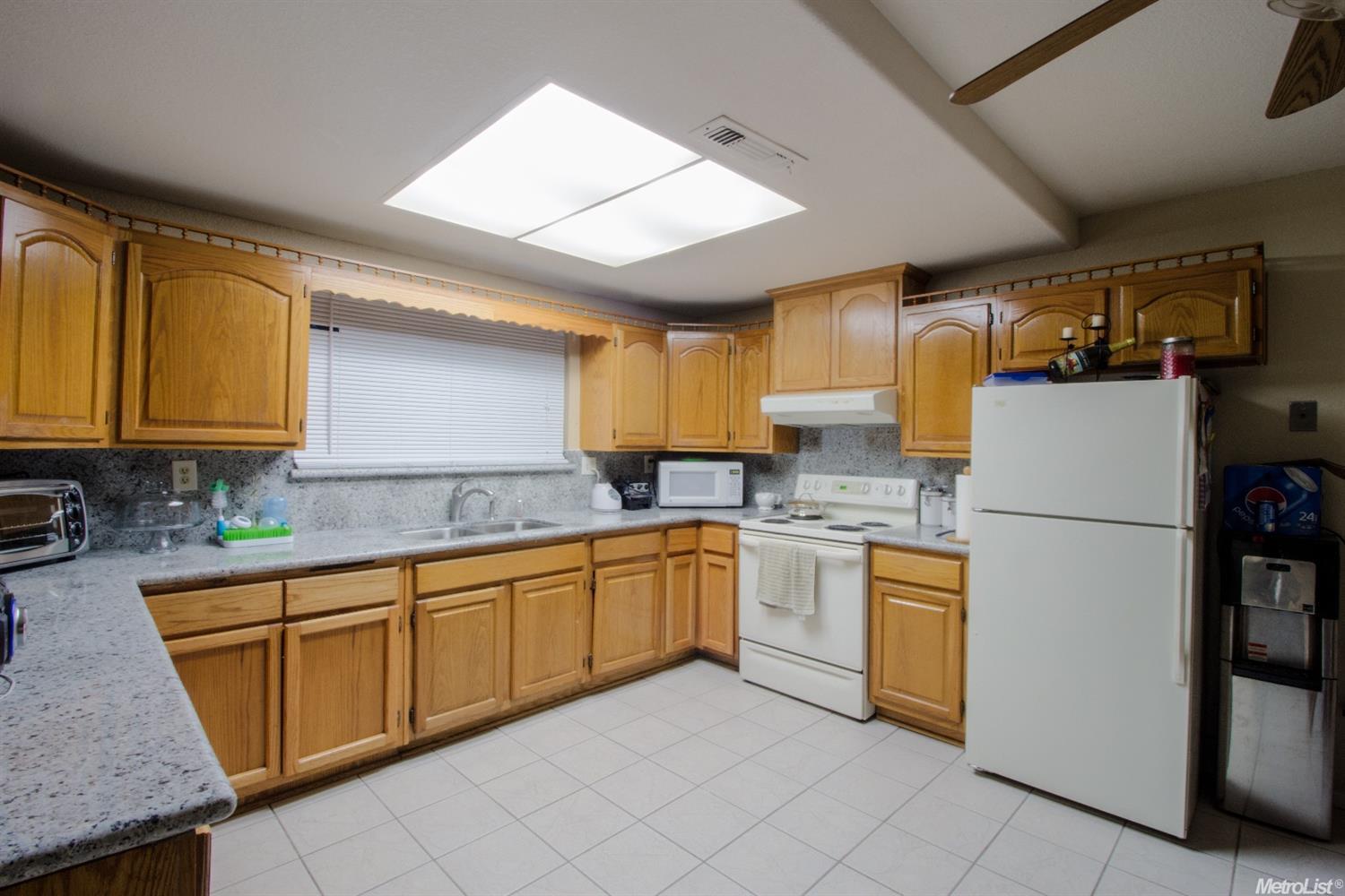 3301 Uranus Dr, Ceres, CA 95307 photo 2