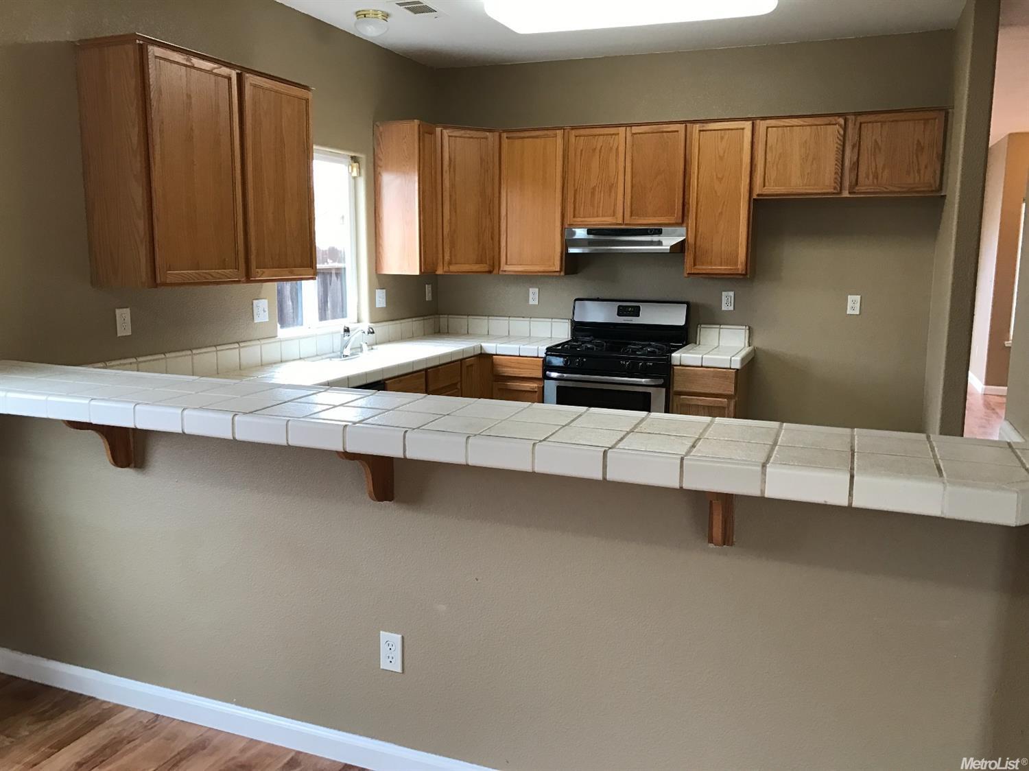 978 Hackett Rd, Ceres, CA 95307 photo 3