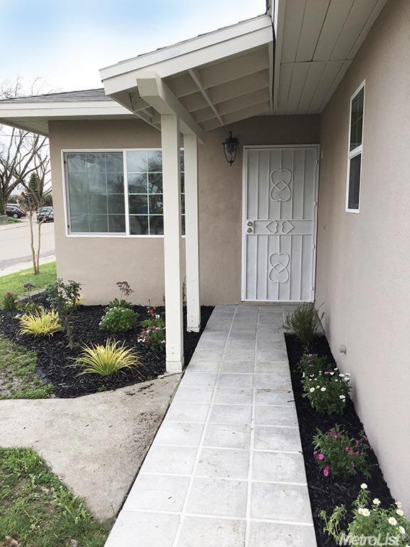 2012 East St, Tracy, CA 95376 photo 2