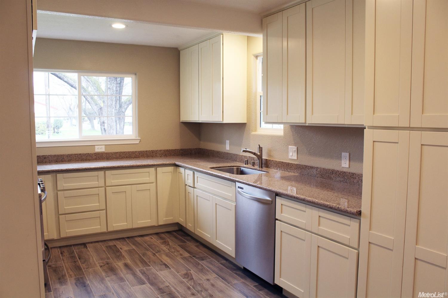 2012 East St, Tracy, CA 95376 photo 6