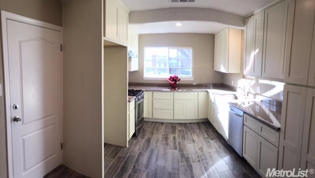 2012 East St, Tracy, CA 95376 photo 3