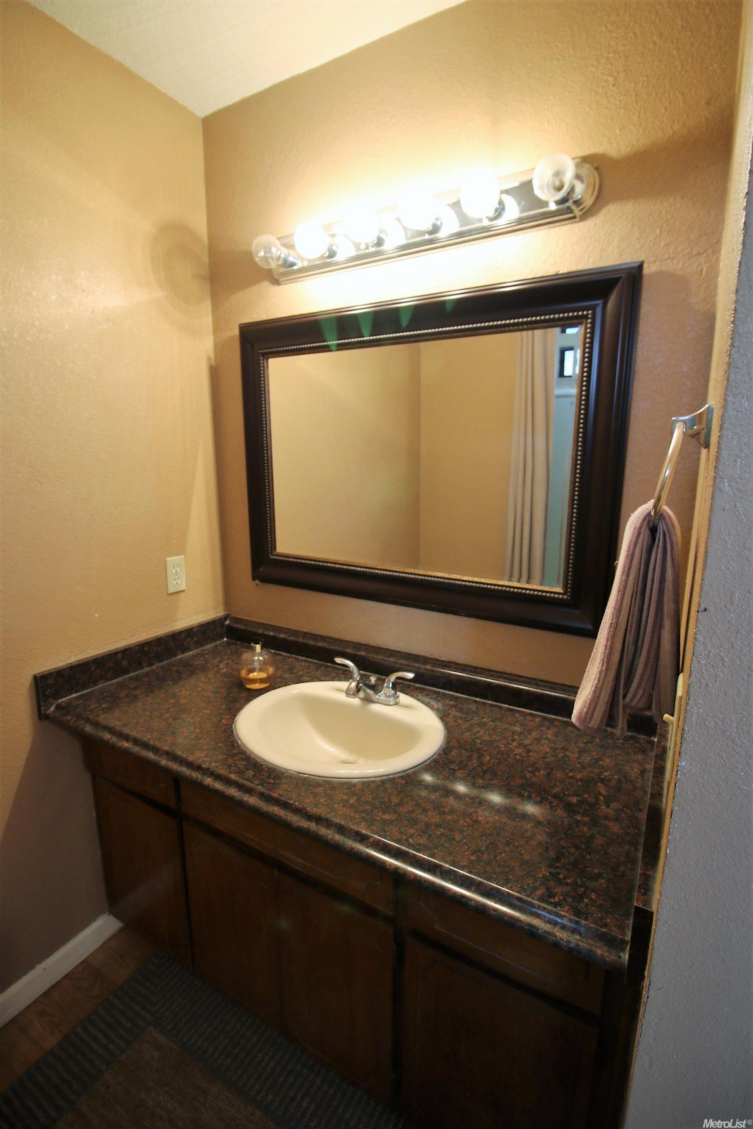 423 Elgin Ave, Lodi, CA 95240 photo 22