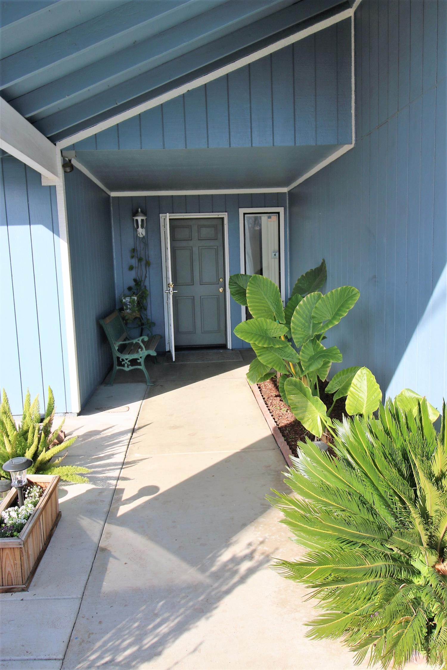 423 Elgin Ave, Lodi, CA 95240 photo 2