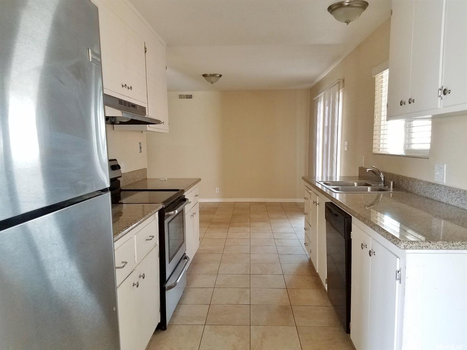 1923 Mount Vernon Dr, Modesto, CA 95350 photo 2