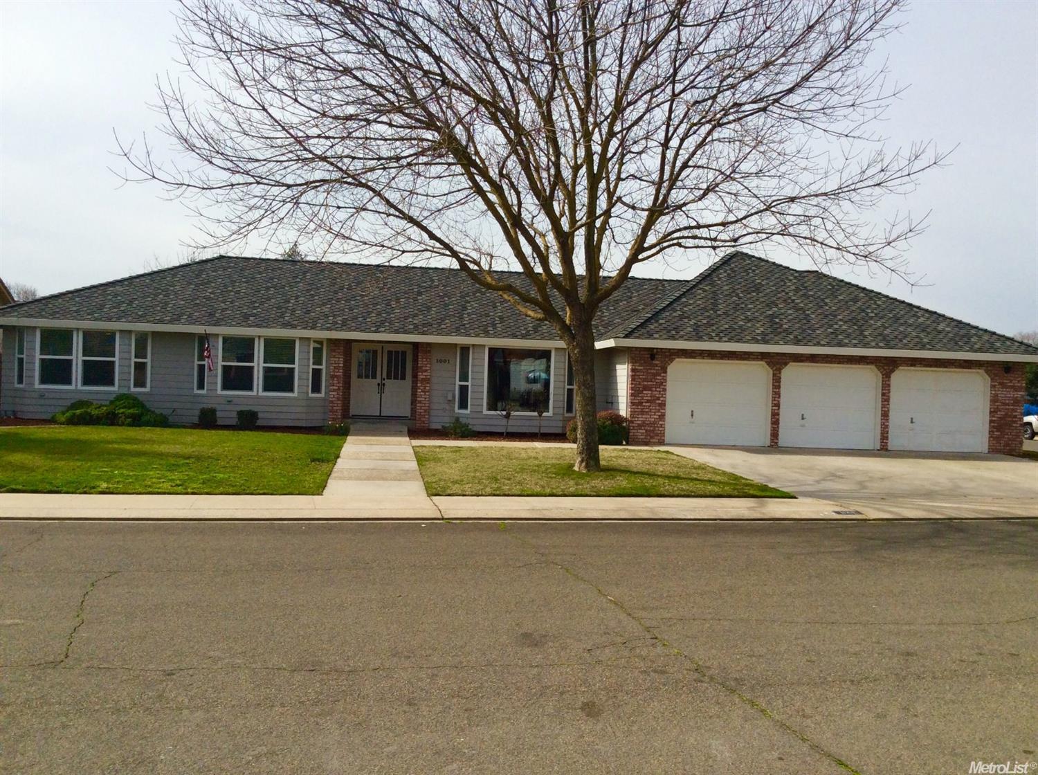 1001 Riesling Dr, Modesto, CA 95351 photo 1