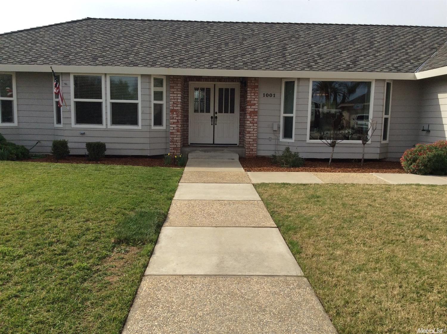 1001 Riesling Dr, Modesto, CA 95351 photo 3
