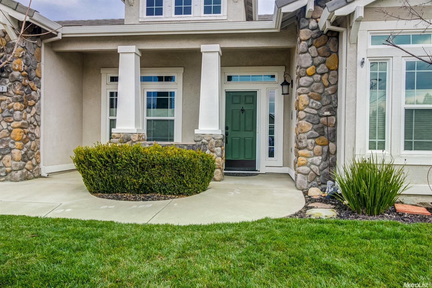 557 Franklin Ln, Ripon, CA 95366 photo 2