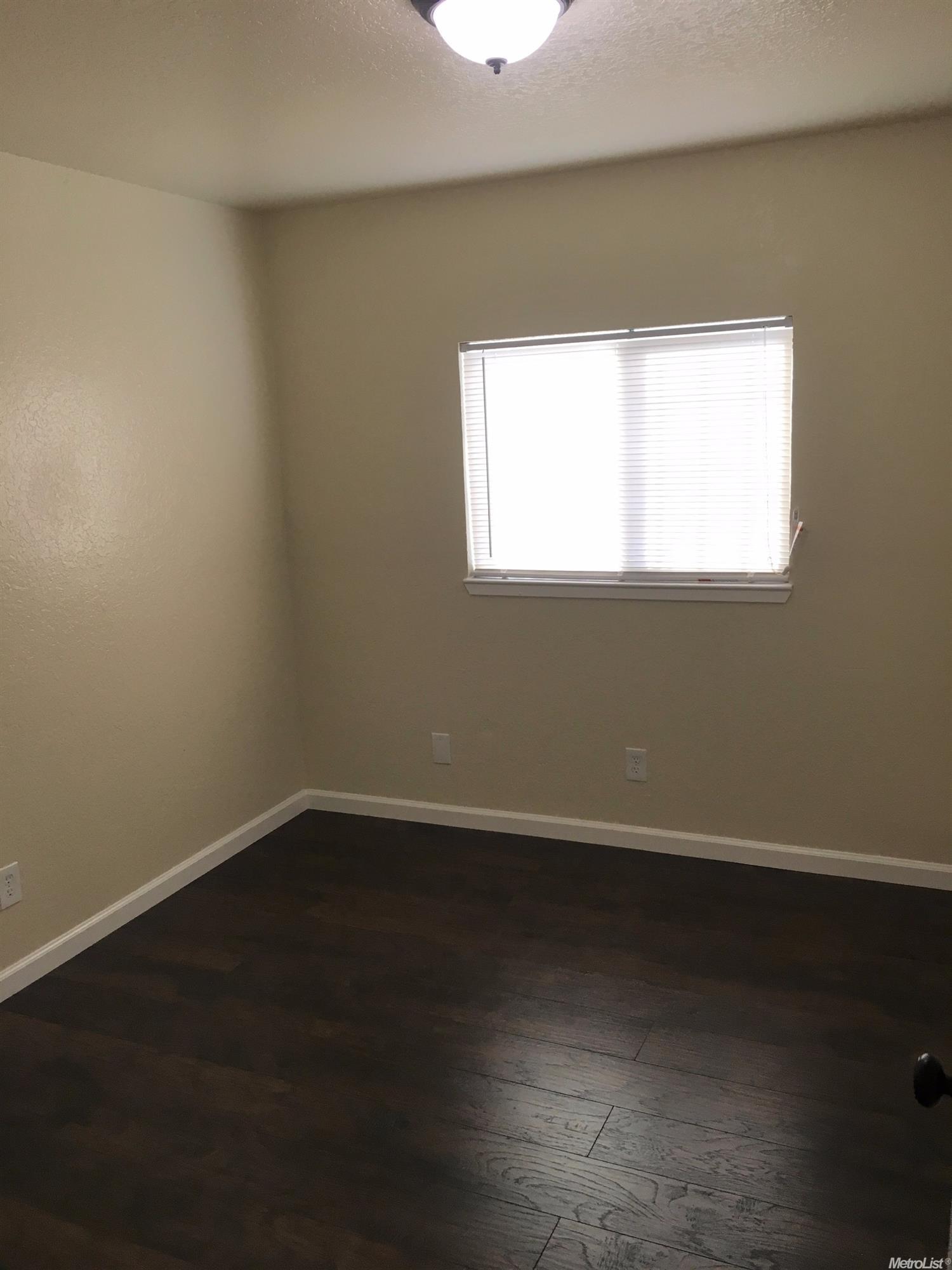 1412 Oregon Dr, Modesto, CA 95354 photo 6