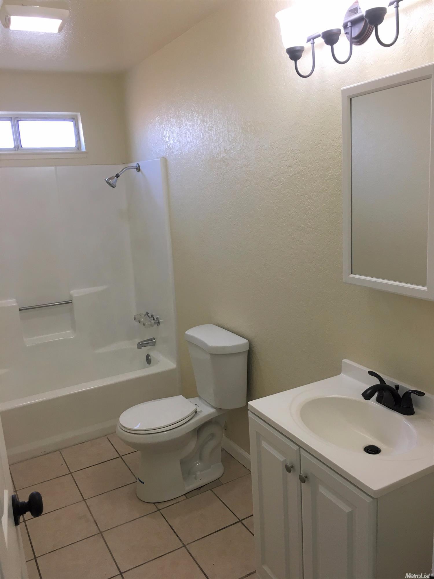 1412 Oregon Dr, Modesto, CA 95354 photo 7