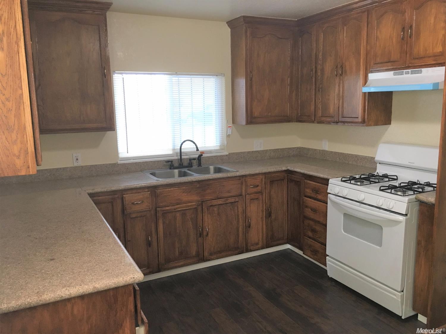1412 Oregon Dr, Modesto, CA 95354 photo 3