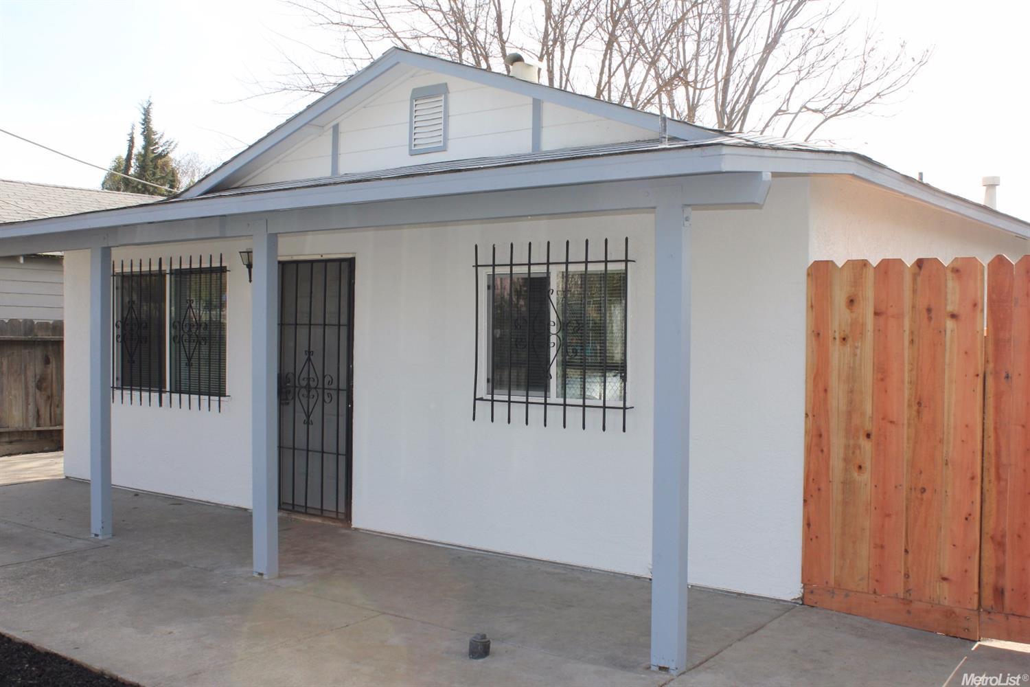 1412 Oregon Dr, Modesto, CA 95354 photo 2
