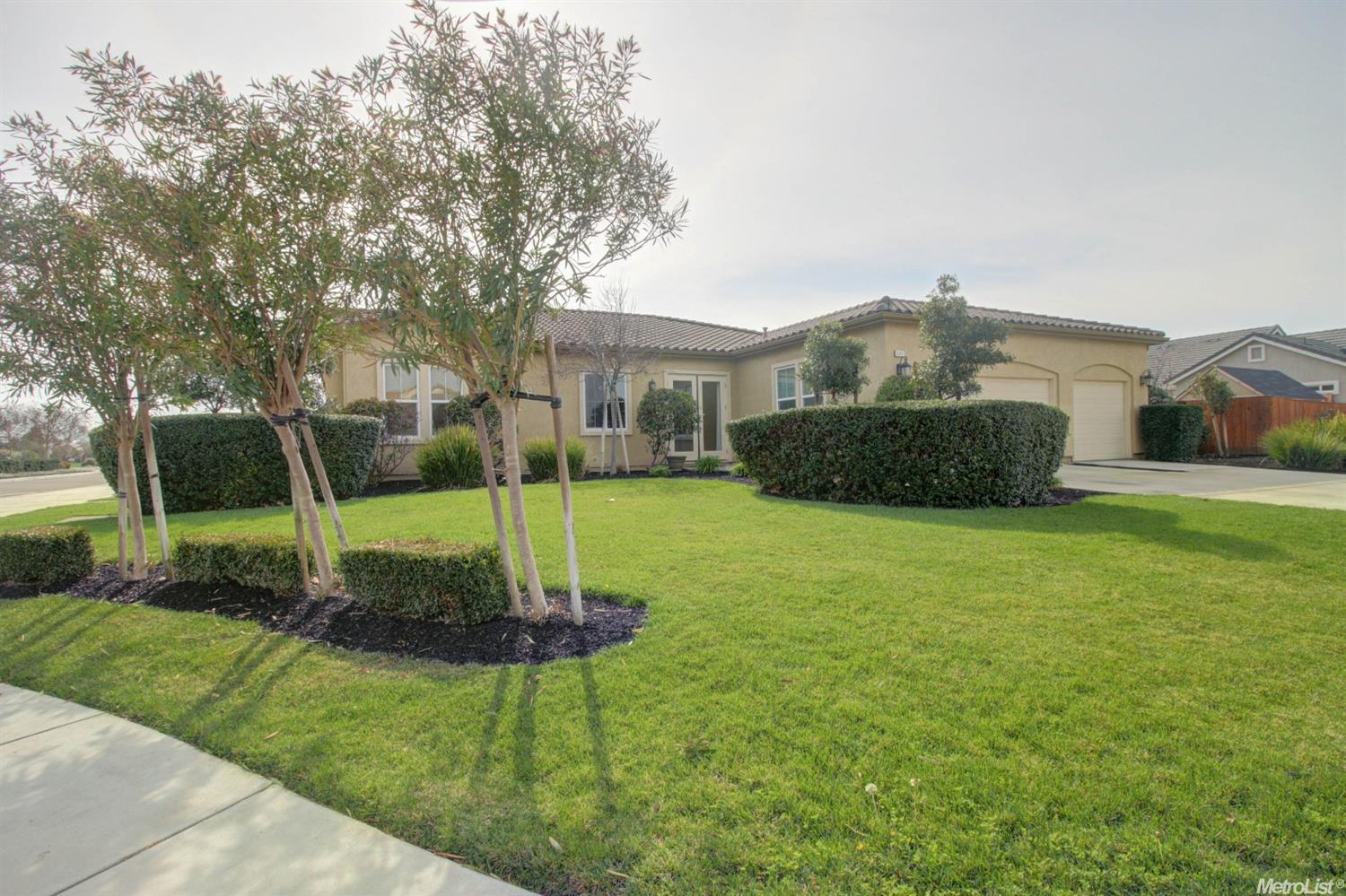 1169 S Highland Ave, Ripon, CA 95366 photo 2