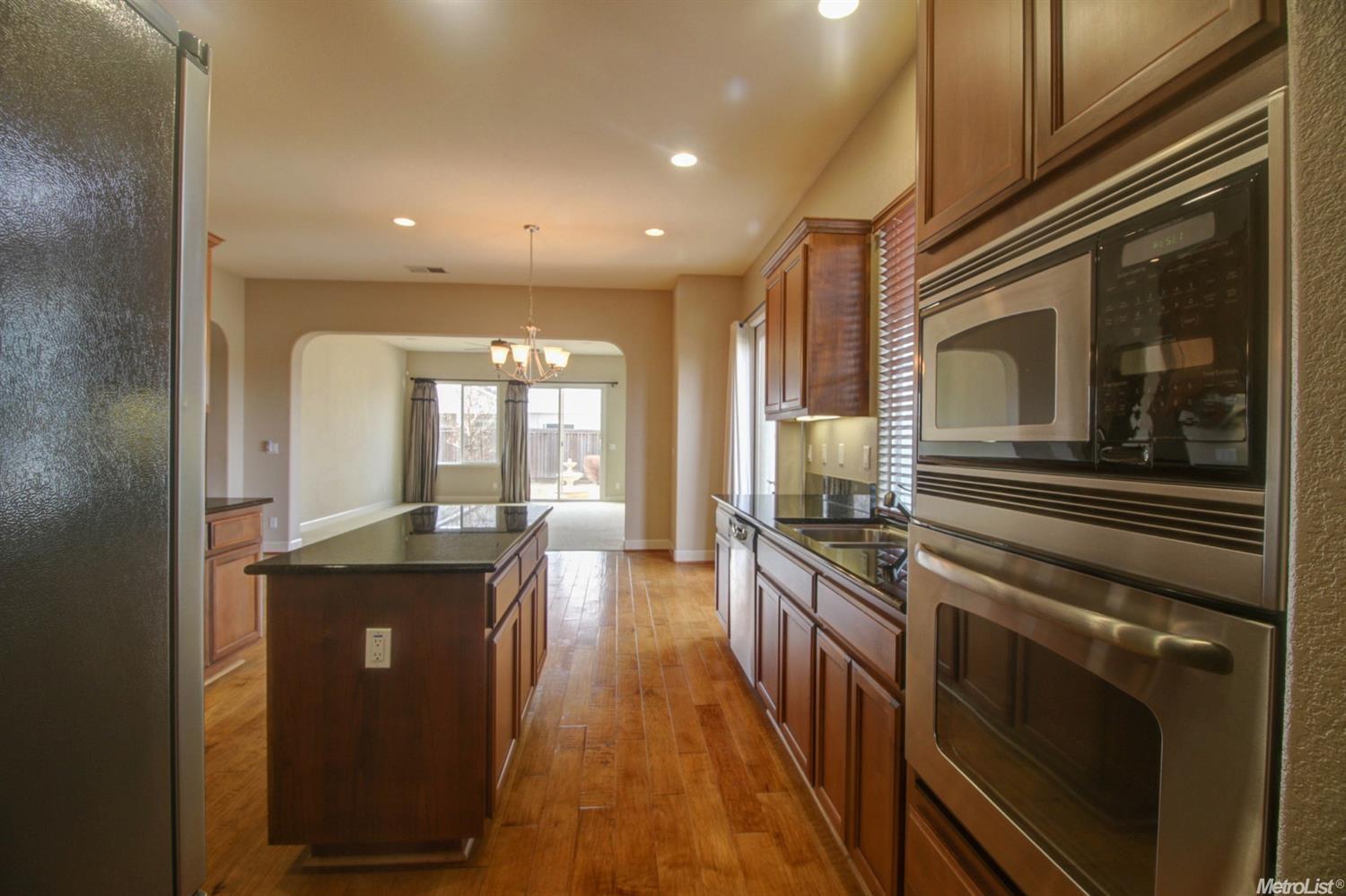 1169 S Highland Ave, Ripon, CA 95366 photo 4