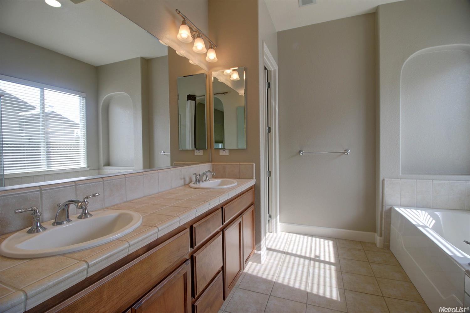 1169 S Highland Ave, Ripon, CA 95366 photo 10
