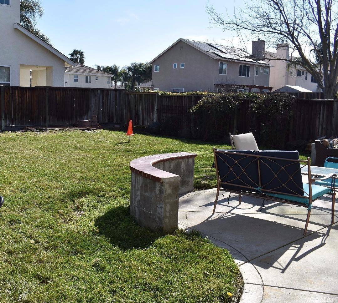 367 Glenbriar Cir, Tracy, CA 95377 photo 2