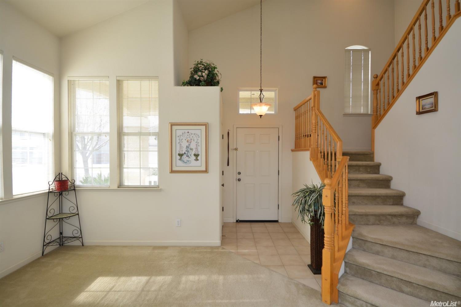 1102 Silver Brook Pl, Manteca, CA 95337 photo 2