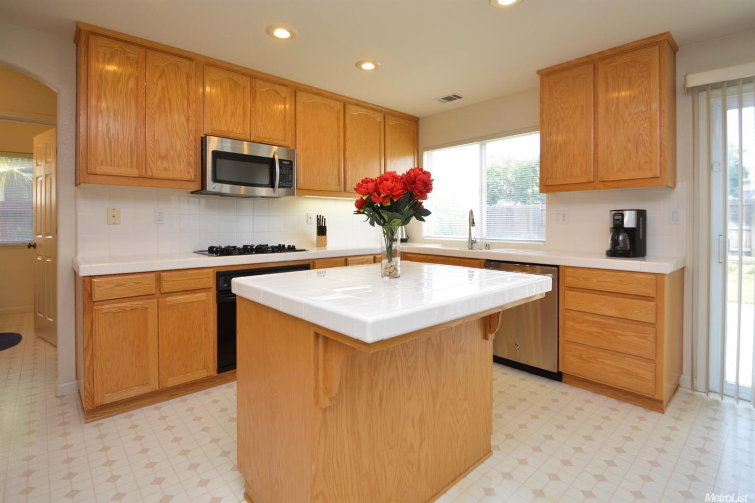 1102 Silver Brook Pl, Manteca, CA 95337 photo 8