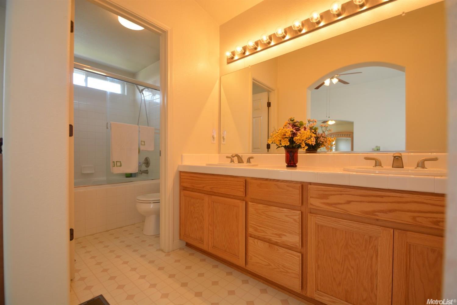 1102 Silver Brook Pl, Manteca, CA 95337 photo 18