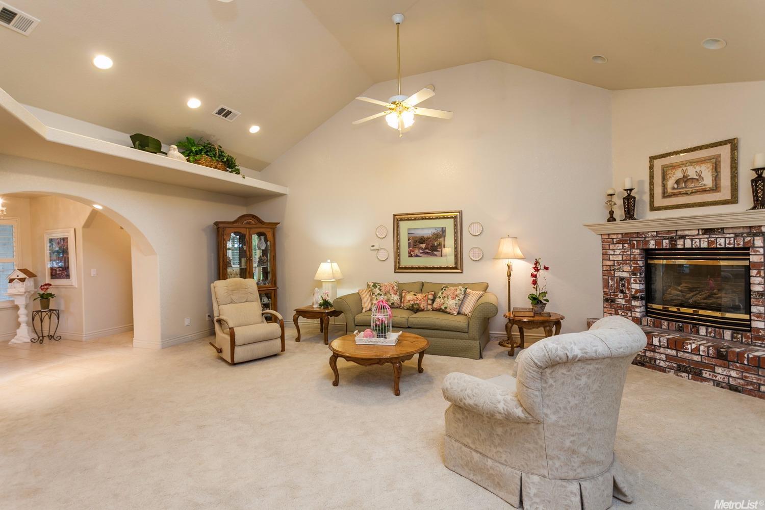 1681 Graywolf Cir, Turlock, CA 95382 photo 3